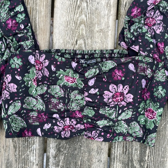 NWOT Zara Cotton Black Floral Ruffle Puff Sleeve Crop Top - Picture 3 of 7